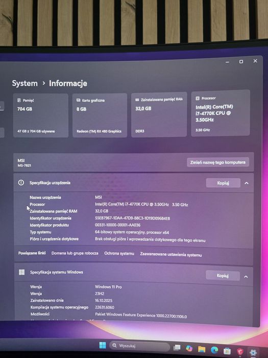 Komputer gamingowy MSI. W zestawie monitor, klawiatura oraz mysz