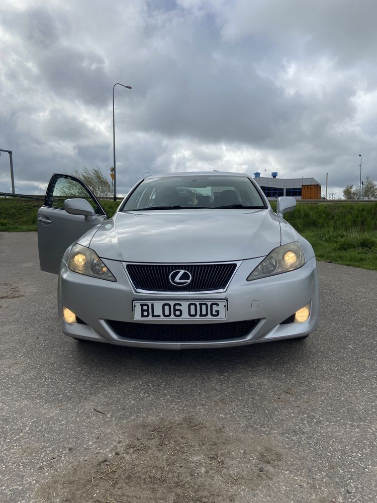 Witam sprzedam lexus is220d Anglik