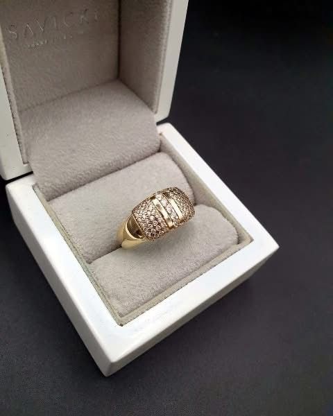 Piękny Złoty Pierścionek zdobiony Cyrkoniami