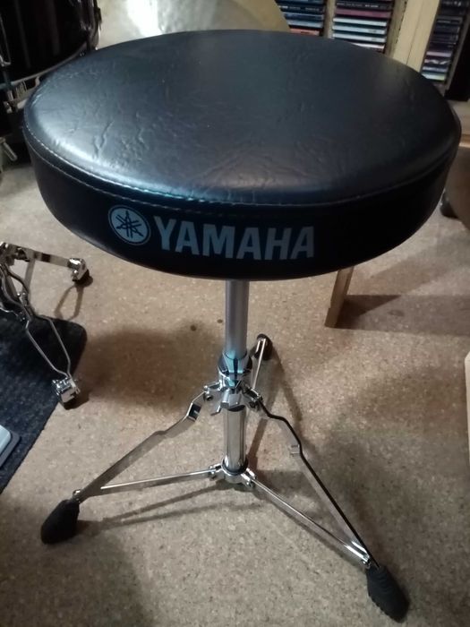 Banco Yamaha DS-550U