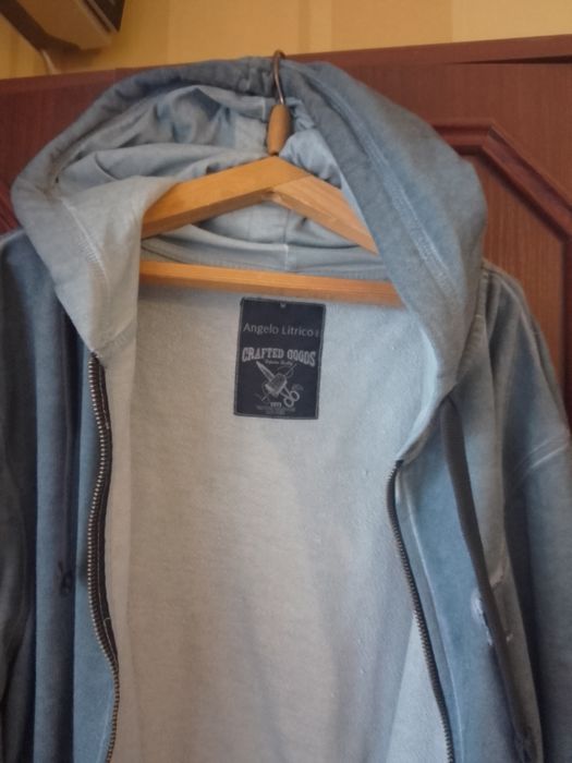 Продам  худи  с  капюшоном Angelo Litrico