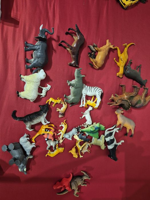 Gumowe zwierzątka slon,zebra, dinozaury, gospodarskie