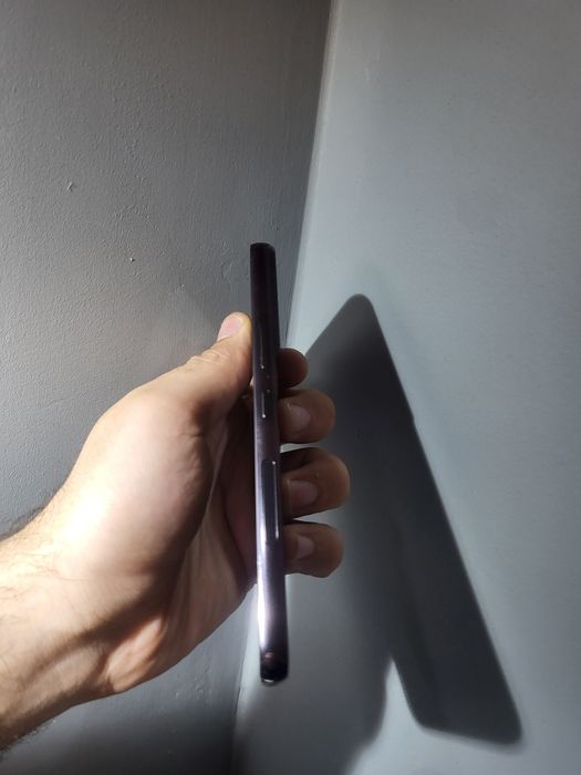 Samsung galaxy s22 8 / 128 snapdragon  8 gen 1