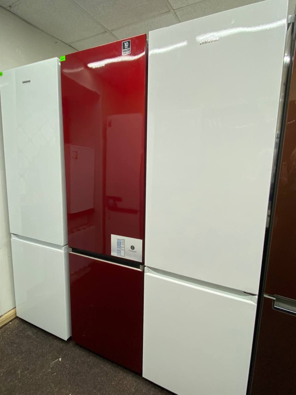 Червоний Холодильник Samsung