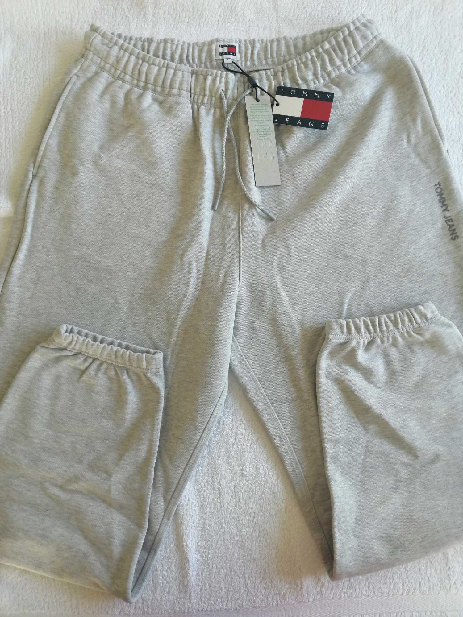 Spodnie dresowe TOMMY HILFIGER rozm. L  jasny szary