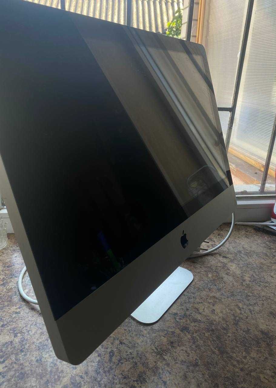 iMac (21.5-inch. Mid 2011)