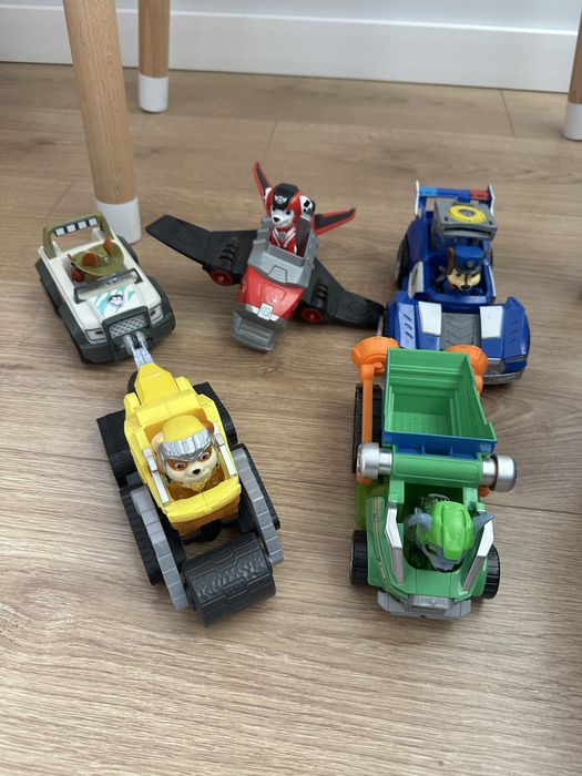 Psi Patrol zestaw baza pojazdy