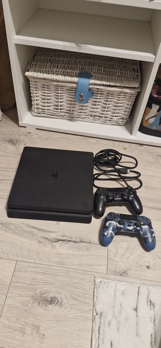 Konsola Ps4 slim 1 Tb