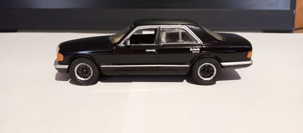 Mercedes 280se w126 Norev 1:43