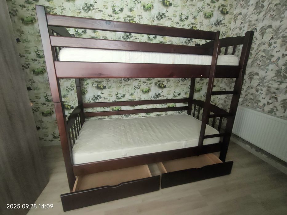 Срочно! Двоповерхова кровать , вживана.