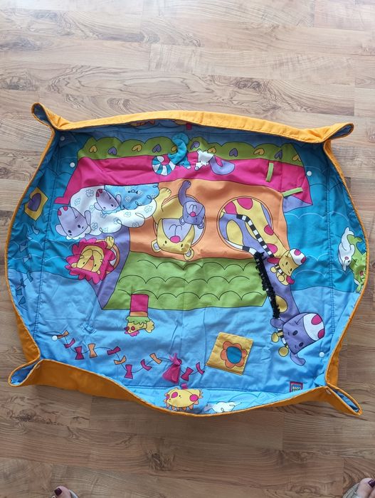 Mata do zabawy dla dziecka