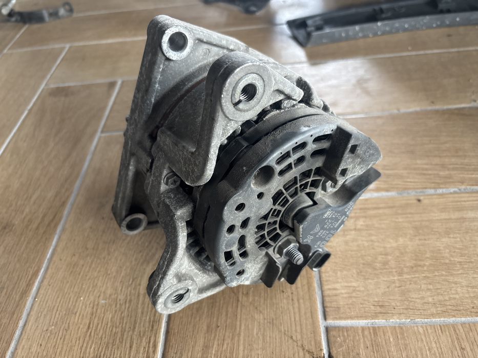 Alternator Opel Zafira B Astra H