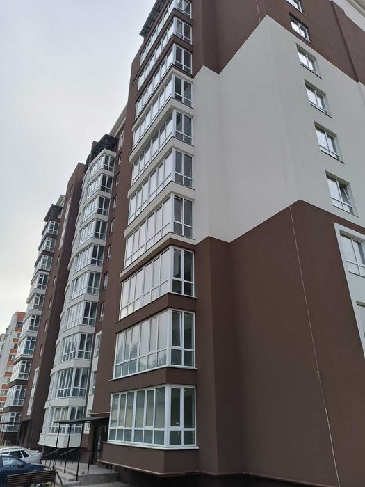 Простора двокімнатна квартира на Південно-Заході.Зданий будинок.