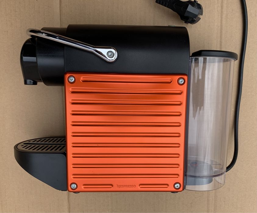 Pequeno arranjo - Máquina de café Krups Nespresso Pixie