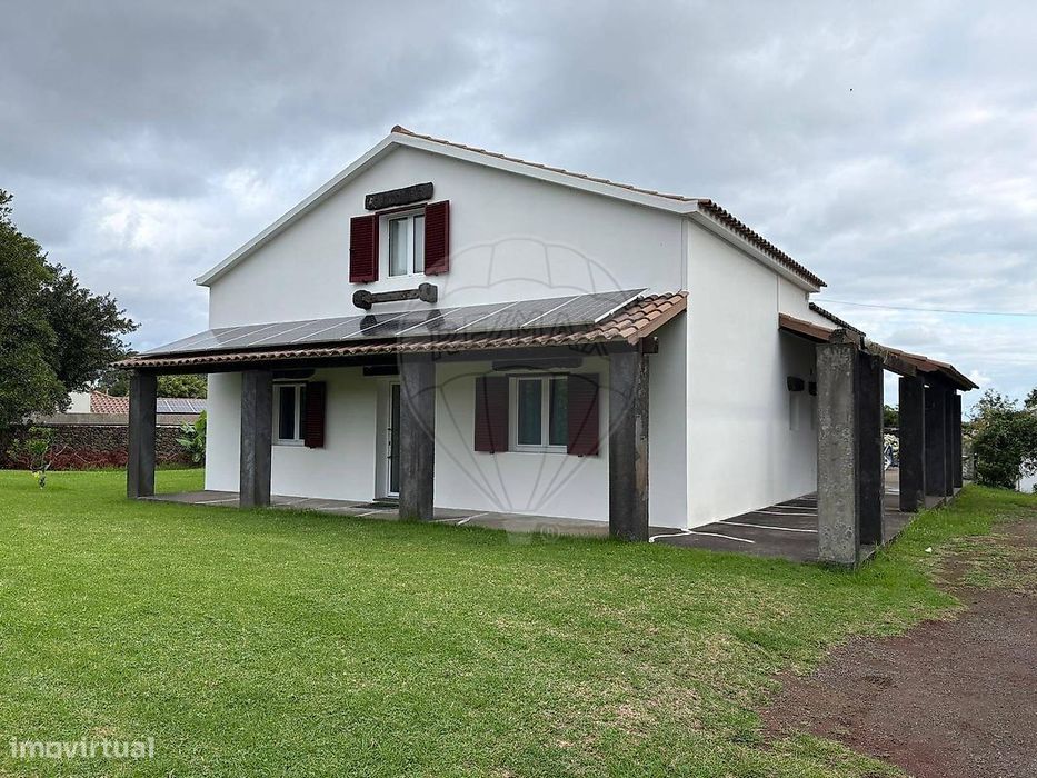 Moradia T5 para venda