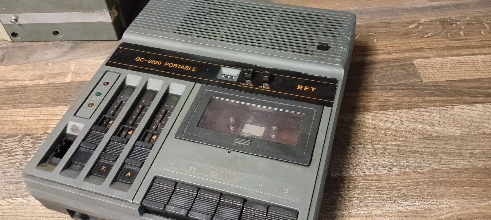 Magnetofon GC-6020 Portable