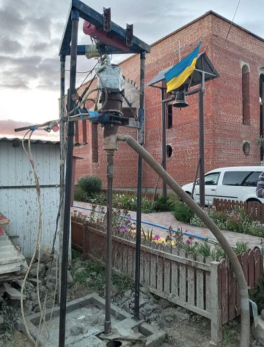 Буріння свердловин та копання кирниць