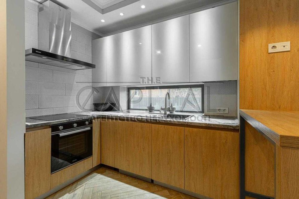 Продажа Дома! с Бассейном ! большая территория Киев