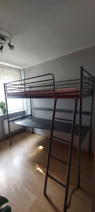 IKEA SVARTA łóżko antresola z biurkiem