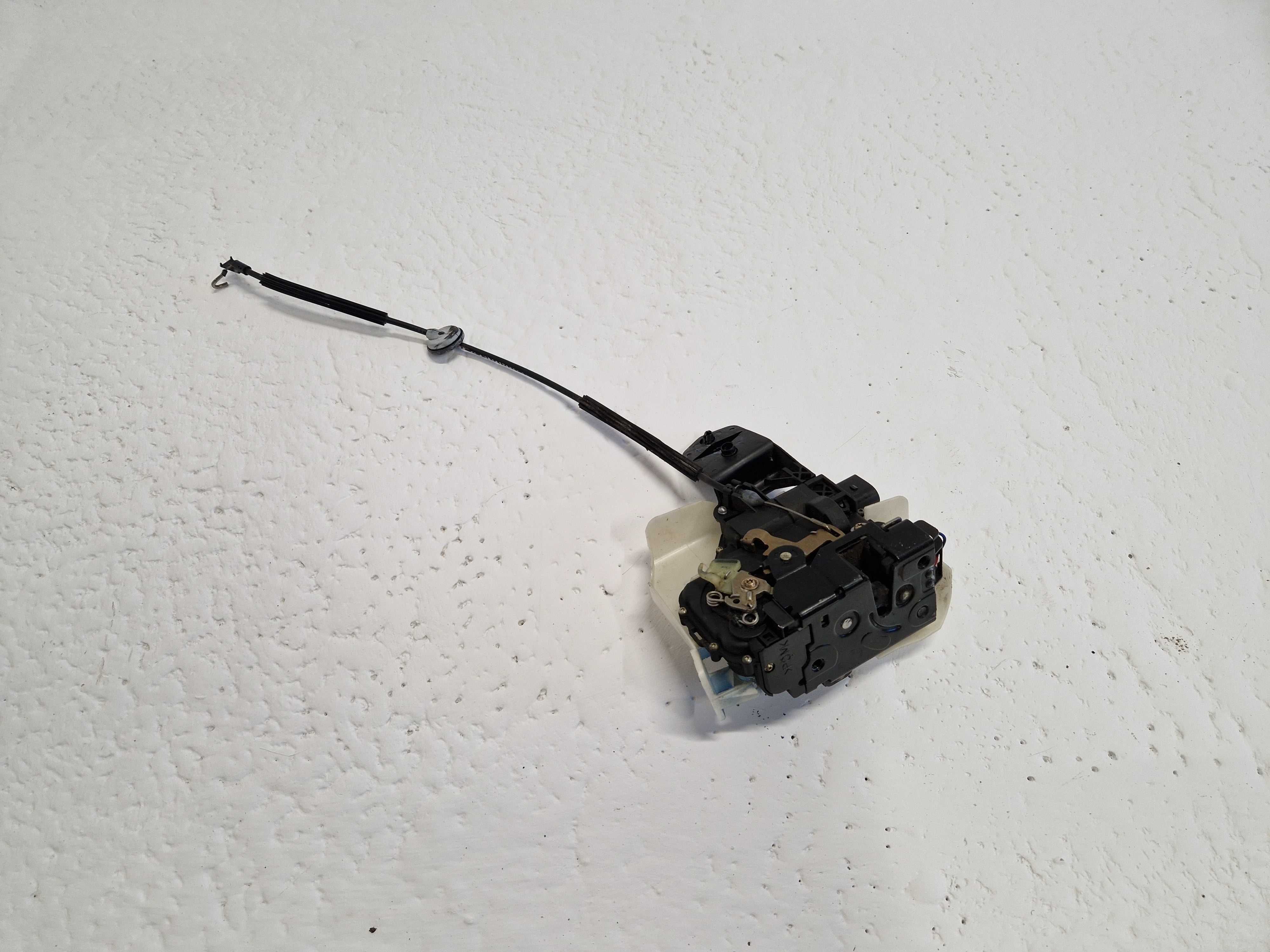 Lewy Przedni Przód Zamek Drzwi Kierowcy 8PIN VW Passat B5 LIFT