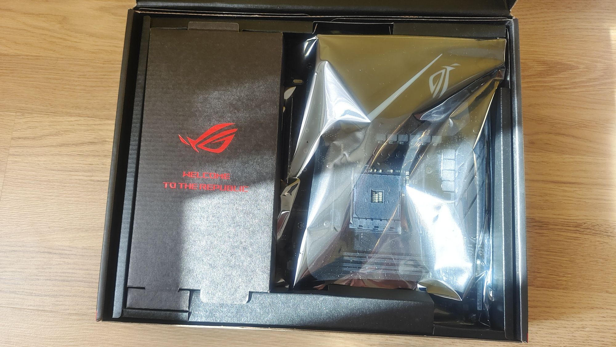 Материнська плата Asus Rog Strix b450-E Gaming Wi-Fi