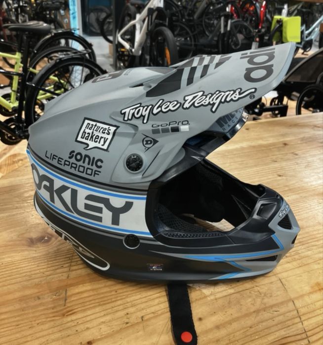 Capacete troy lee designs-M