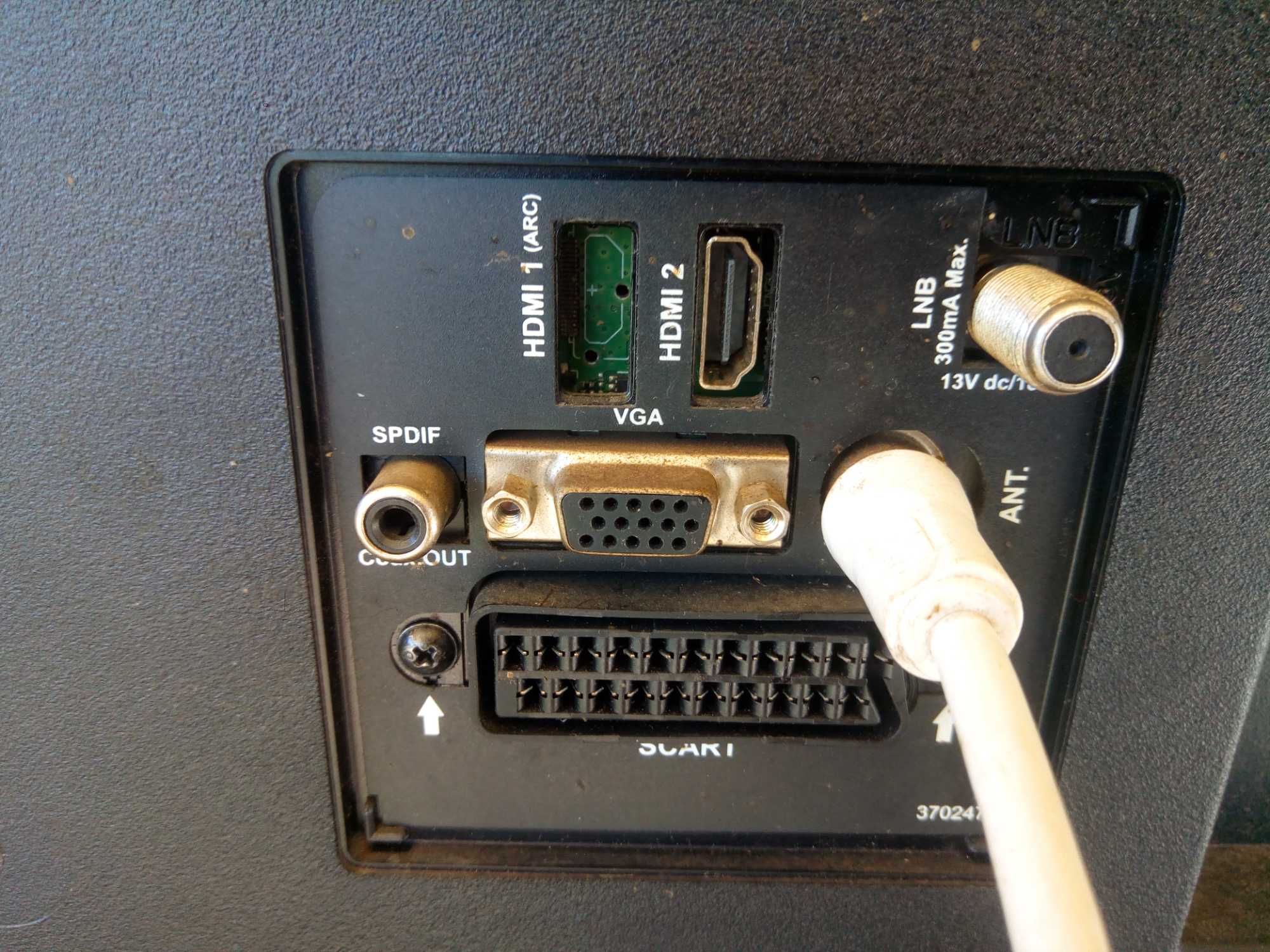Tv em bom estado com comando