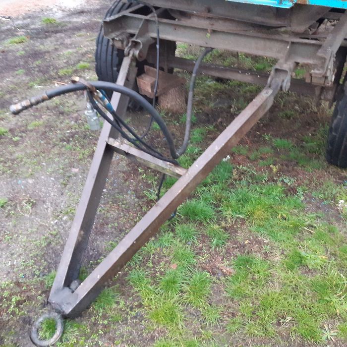 Продам тракторний причіп 2ПТС4