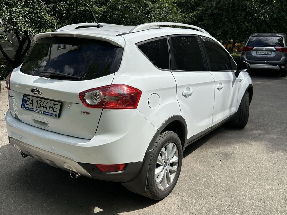 Ford Kuga 2011 2.0 183л. с.