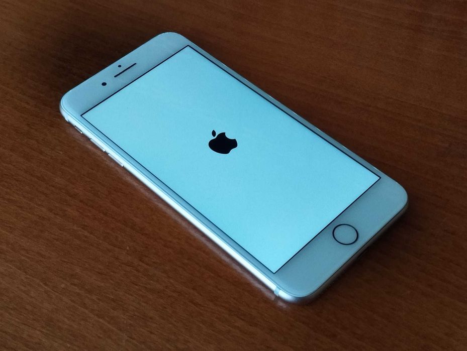 iPhone 8 Plus Praticamente Novo!