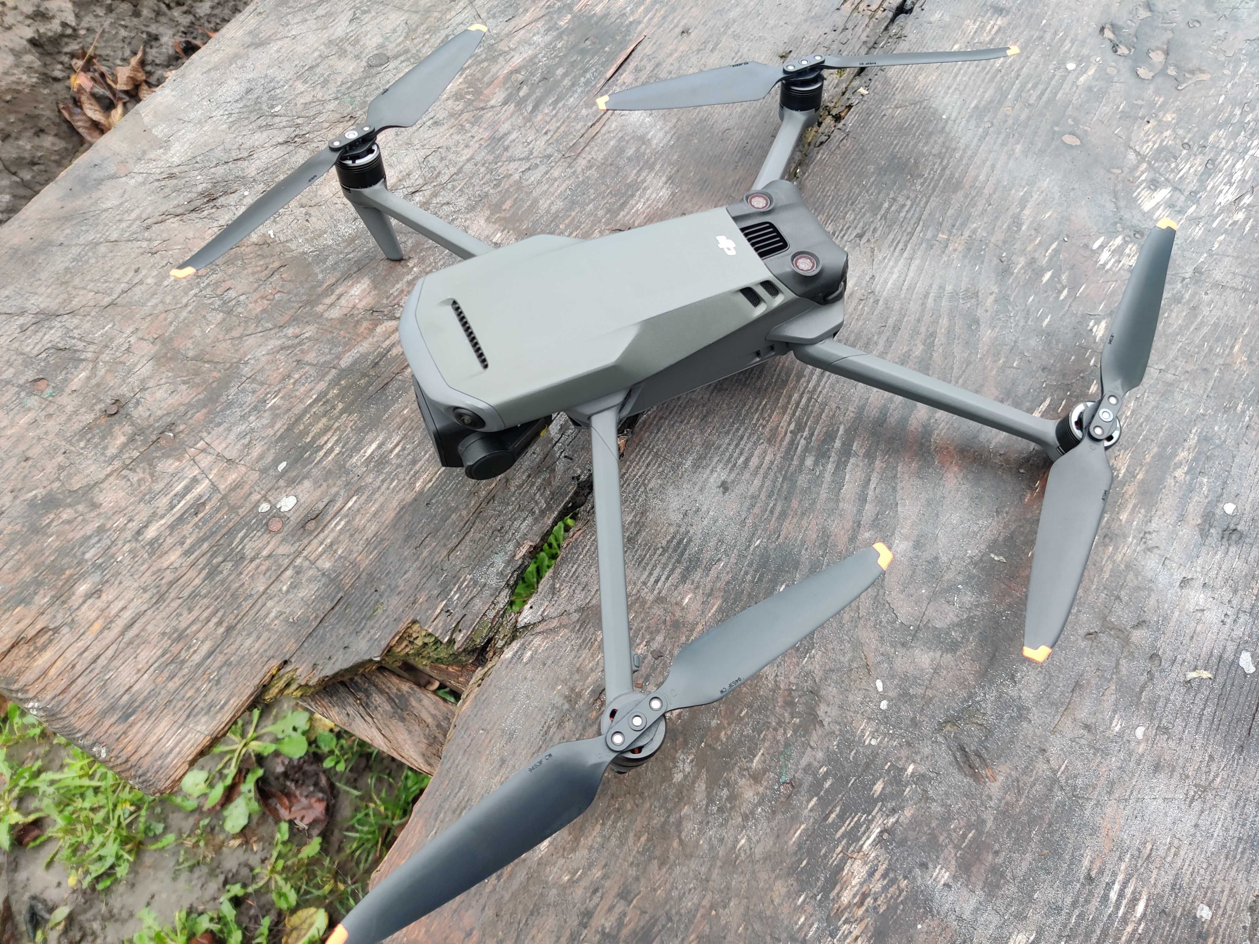 Тушка дрон DJI Mavic 3 квадрокоптер drone БПЛА Мавік Mavik 28X Zoom