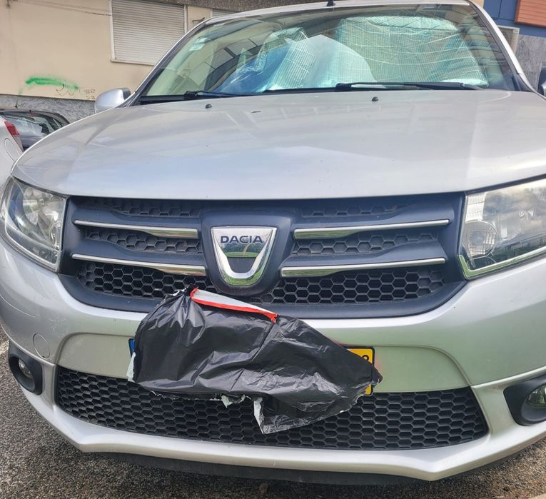 Dacia Sandero 10/2013 gasolina