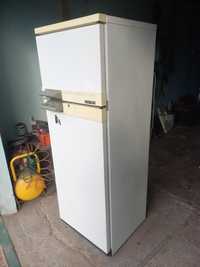 Продам немецкий двухкамерный рабочий холодильник. Вирпул
