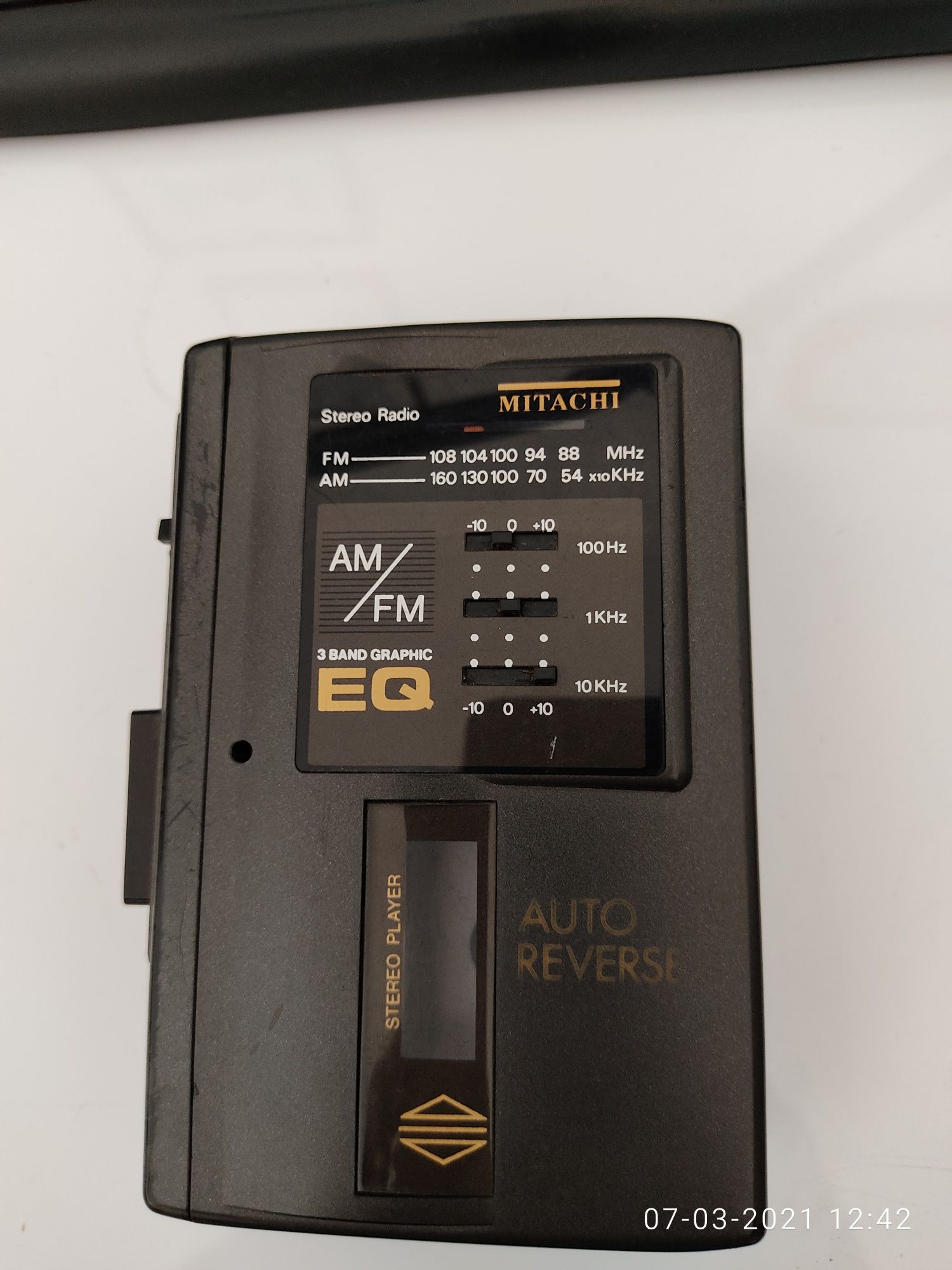 Walkman Mitachi com rádio e cassete autoreverse
