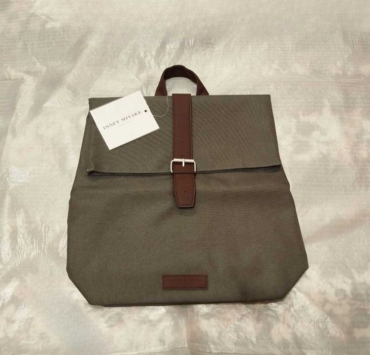 Стильний Жіночий Рюкзак – Issey Miyake "(Привезений із Штатів)" Новий!