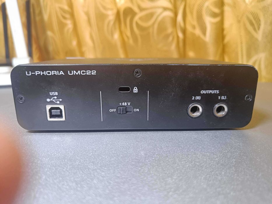 Behringer U-Phoria UMC22