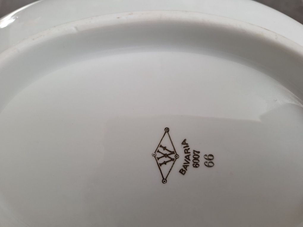 Mała waza pojemnik z przykrywką porcelana porcelanowe