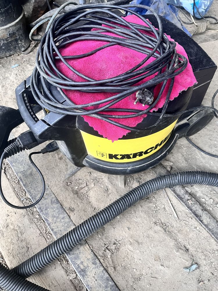 Дуже класний пилосос karcher