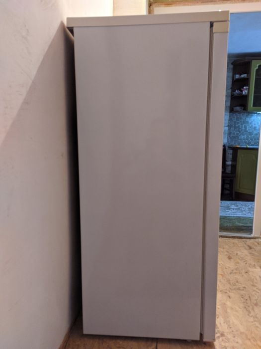 Продам б/в морозильну камеру LG