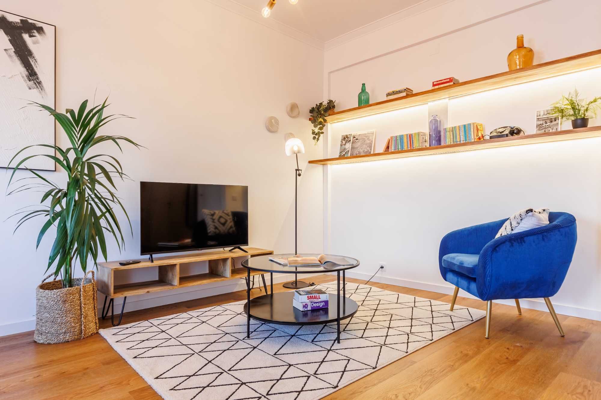 Apartamento com 2 quartos e varanda