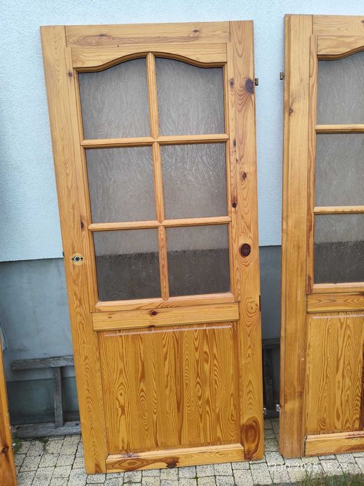 Drzwi drewniane sosnowe 80 cm prawe i lewe szpros