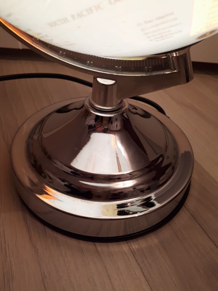 Lampka nocna globus