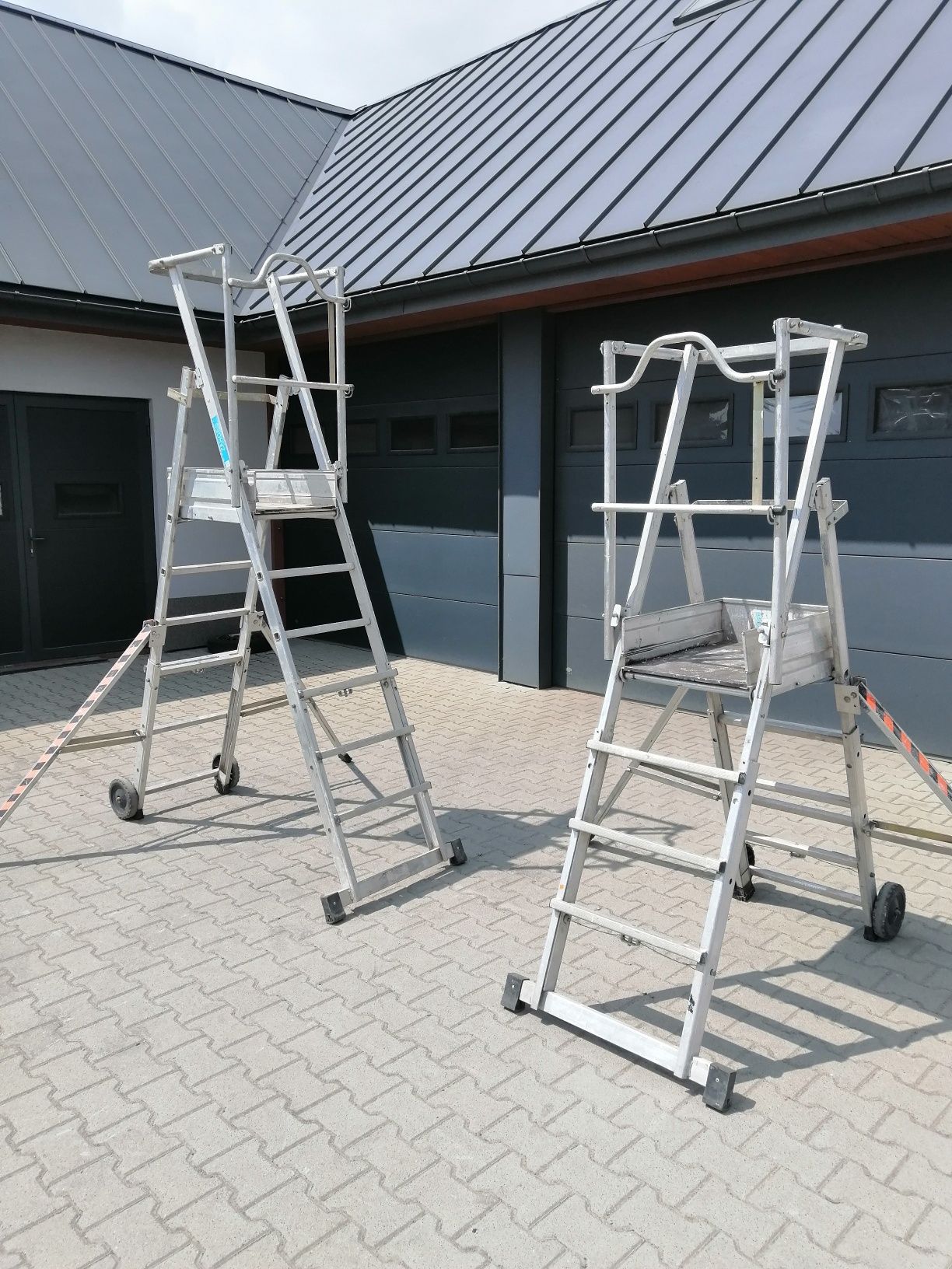 Drabina aluminiowa Zagres, podest roboczy, zasięg roboczy do 3,8m.