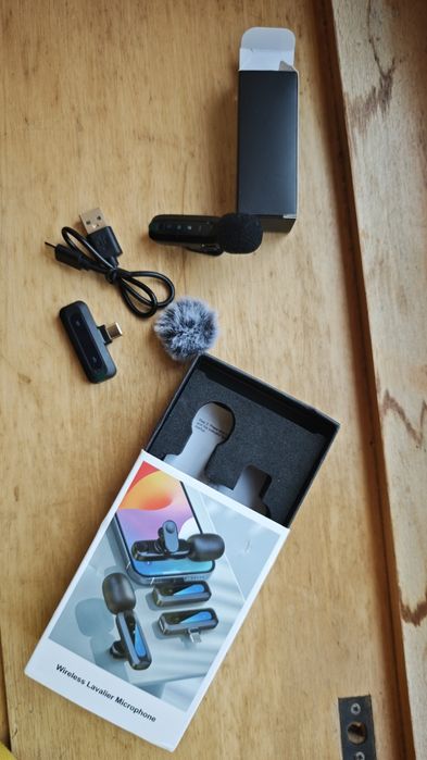 Micro wireless lapela