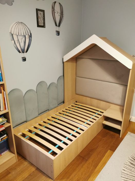 Ozdobne łóżko w kształcie domku firmy Meblik