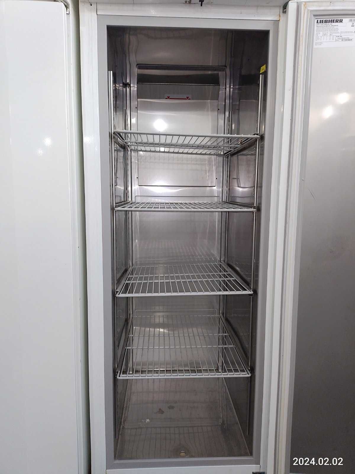 Холодильник промышленный 597л Liebherr LKPv 6520 белый высота 211,5 см