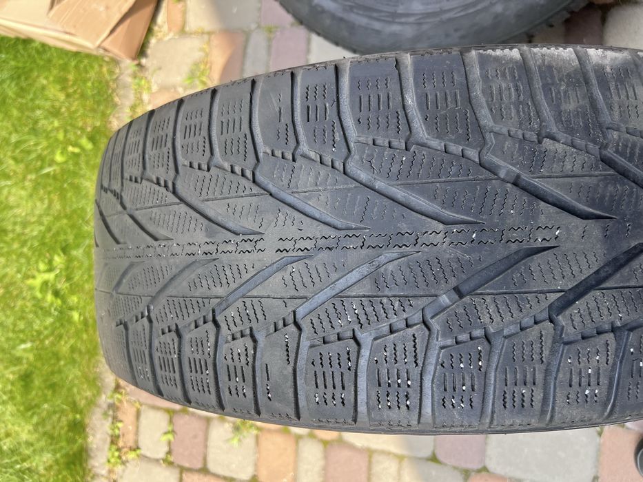 Продам резину 225/60/17 nokian hakkapelite