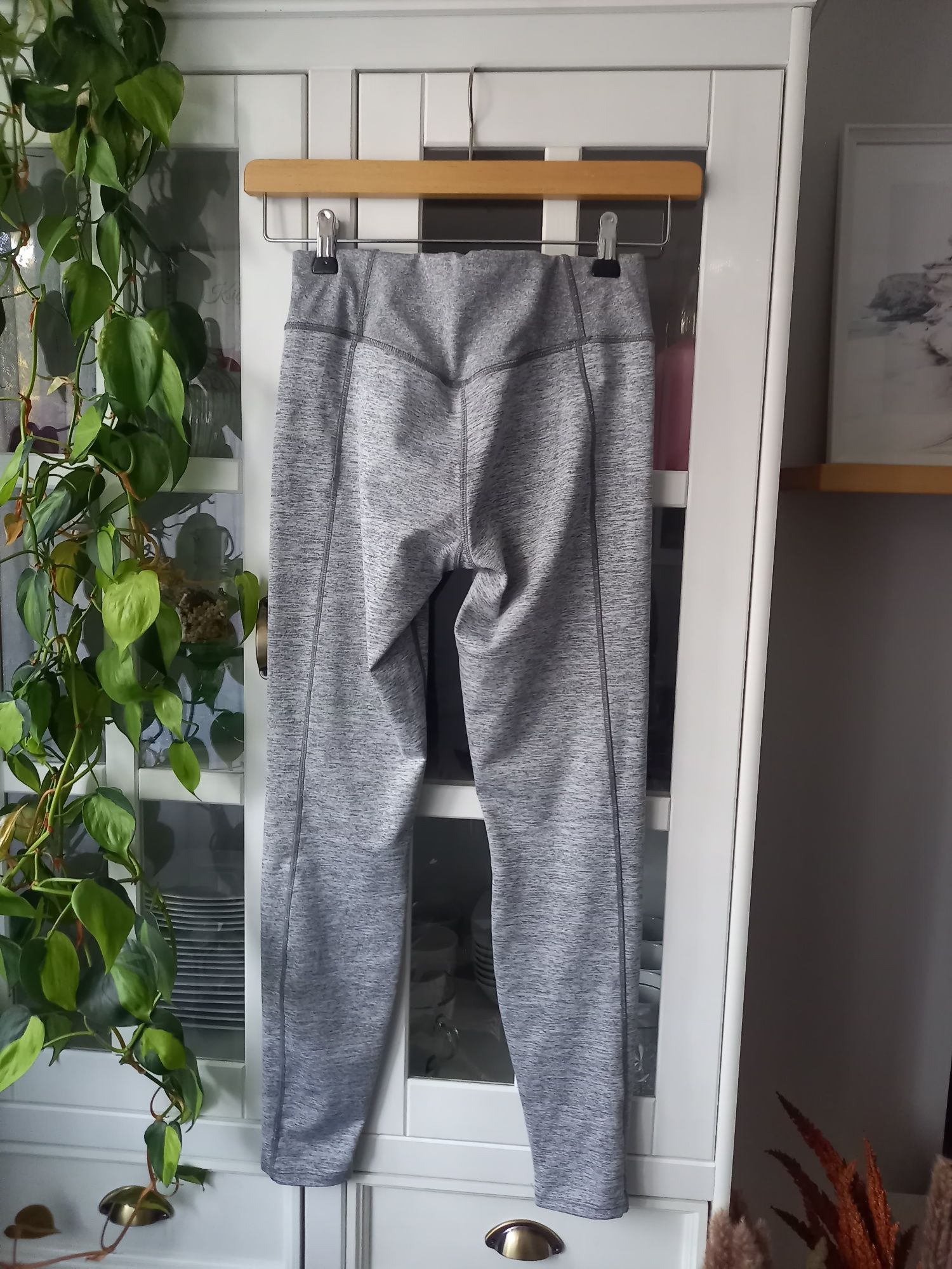 Szare damskie legginsy S Bershka