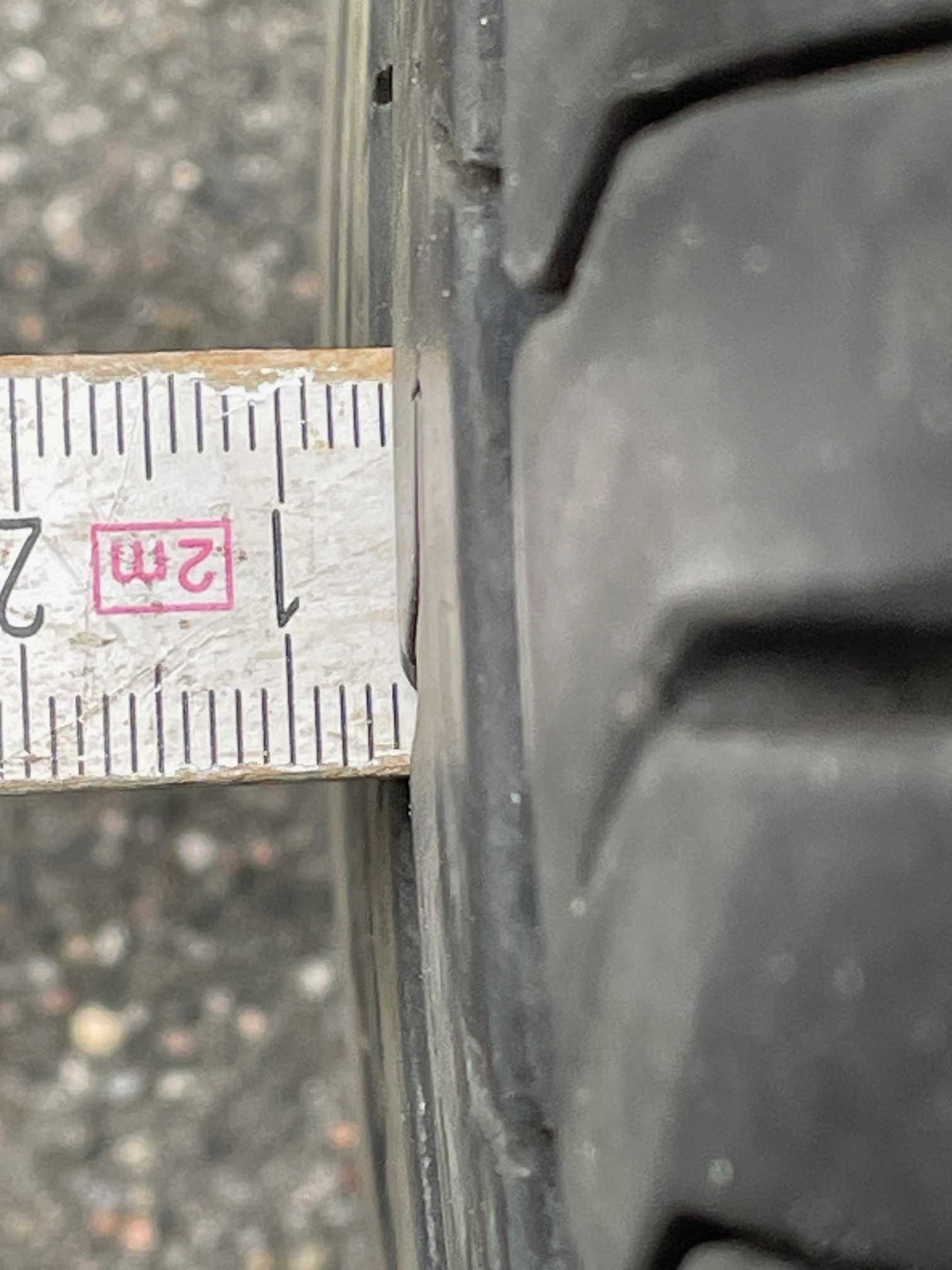 Opony 235/50 R19 V XL