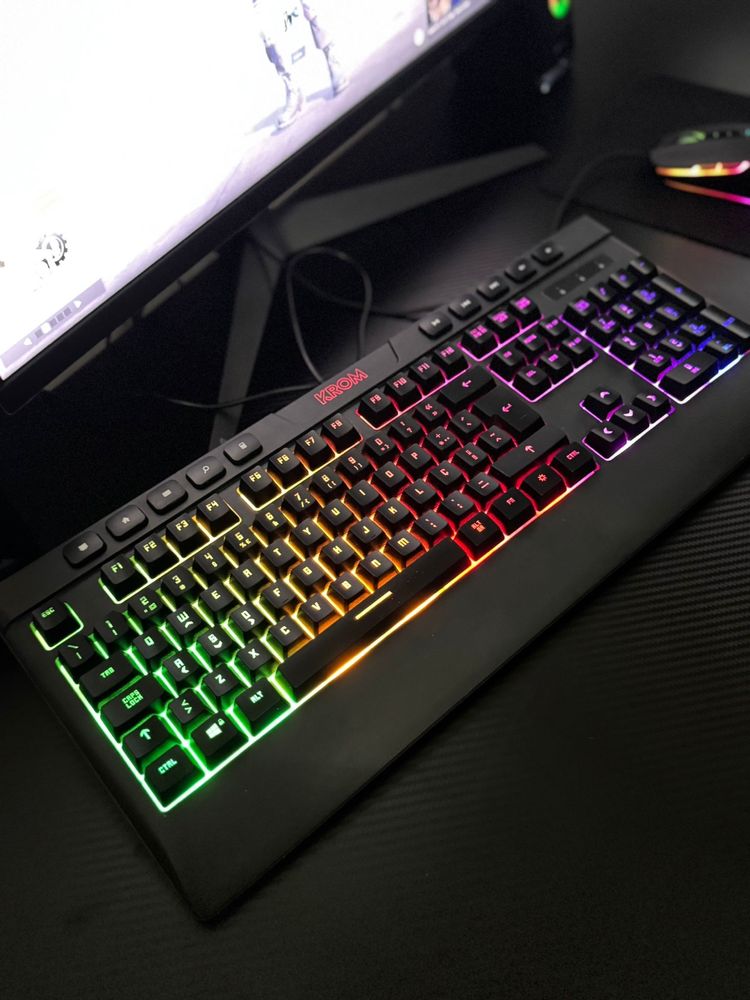 Teclado mecânico híbrido KROM KUMA RBG PT